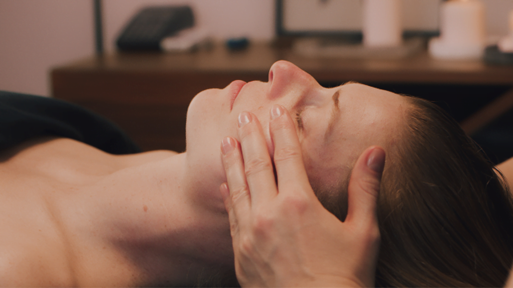 ◦ Ancient Wisdom, Modern Glow: The Famous KOBIDO Facial Massage